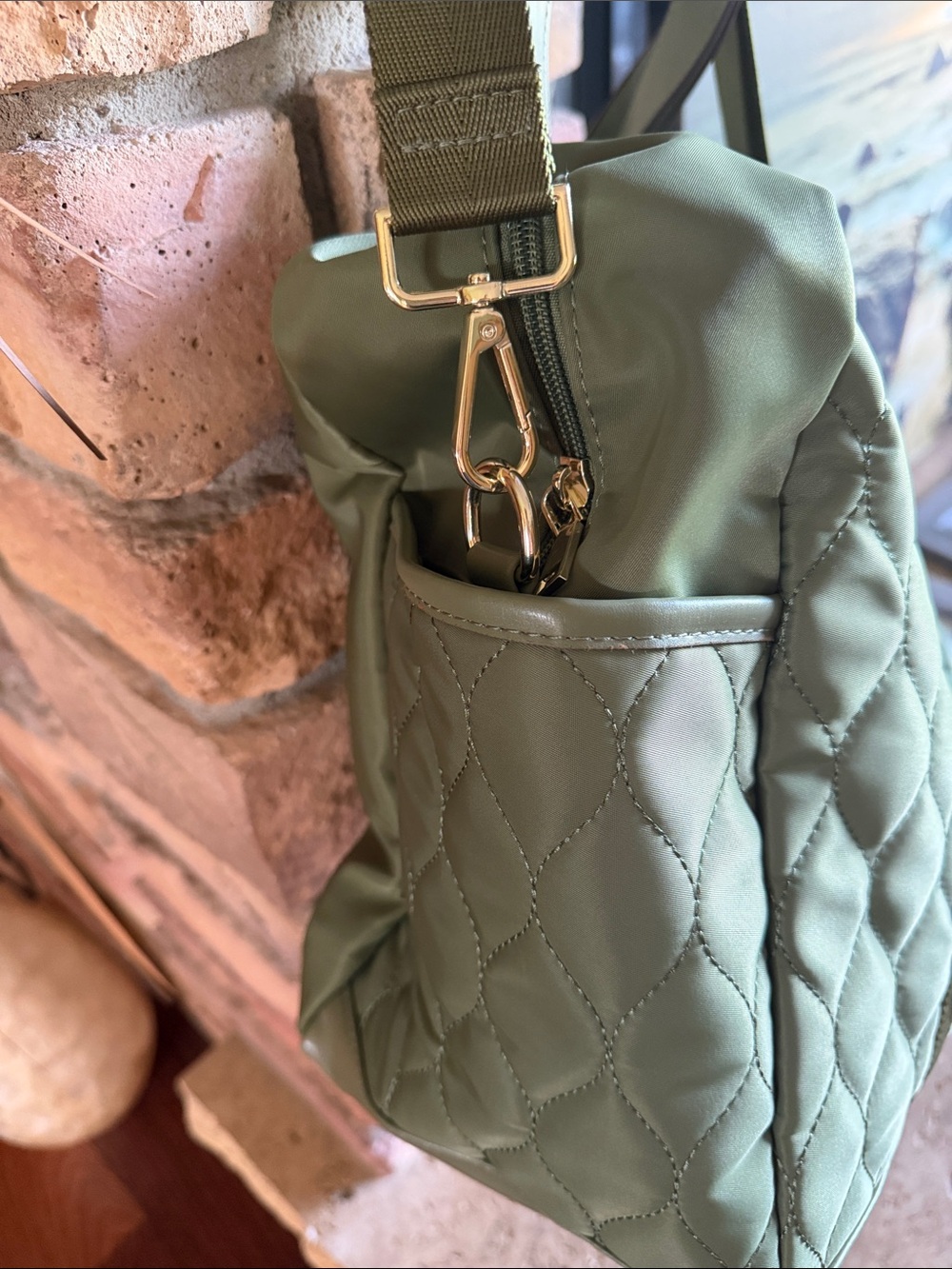 Sateen Olive Travel Weekender 18 in. Bag Removable Shoulder Strap trolly sleeve - Picture 3 of 7